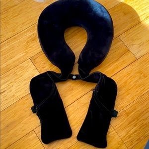 Soft velour travel pillow with pockets!